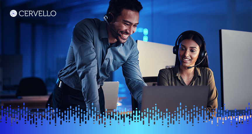 Equipe de suporte ao cliente acessando tecnologia moderna para promover melhoria contínua em processos empresariais.